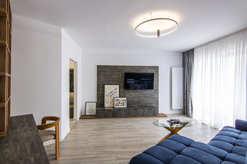 Metrou Preciziei, prima inchiriere, 2 camere, 64 mp, etaj 8,  parcare subsol.